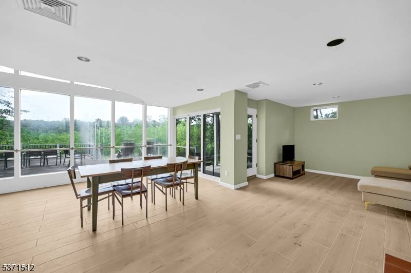 Hampton Twp., NJ 07860,32 W Lakeside Ln