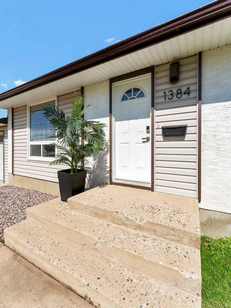 Medicine Hat, AB T1A 6G3,1384 10 AVE NE