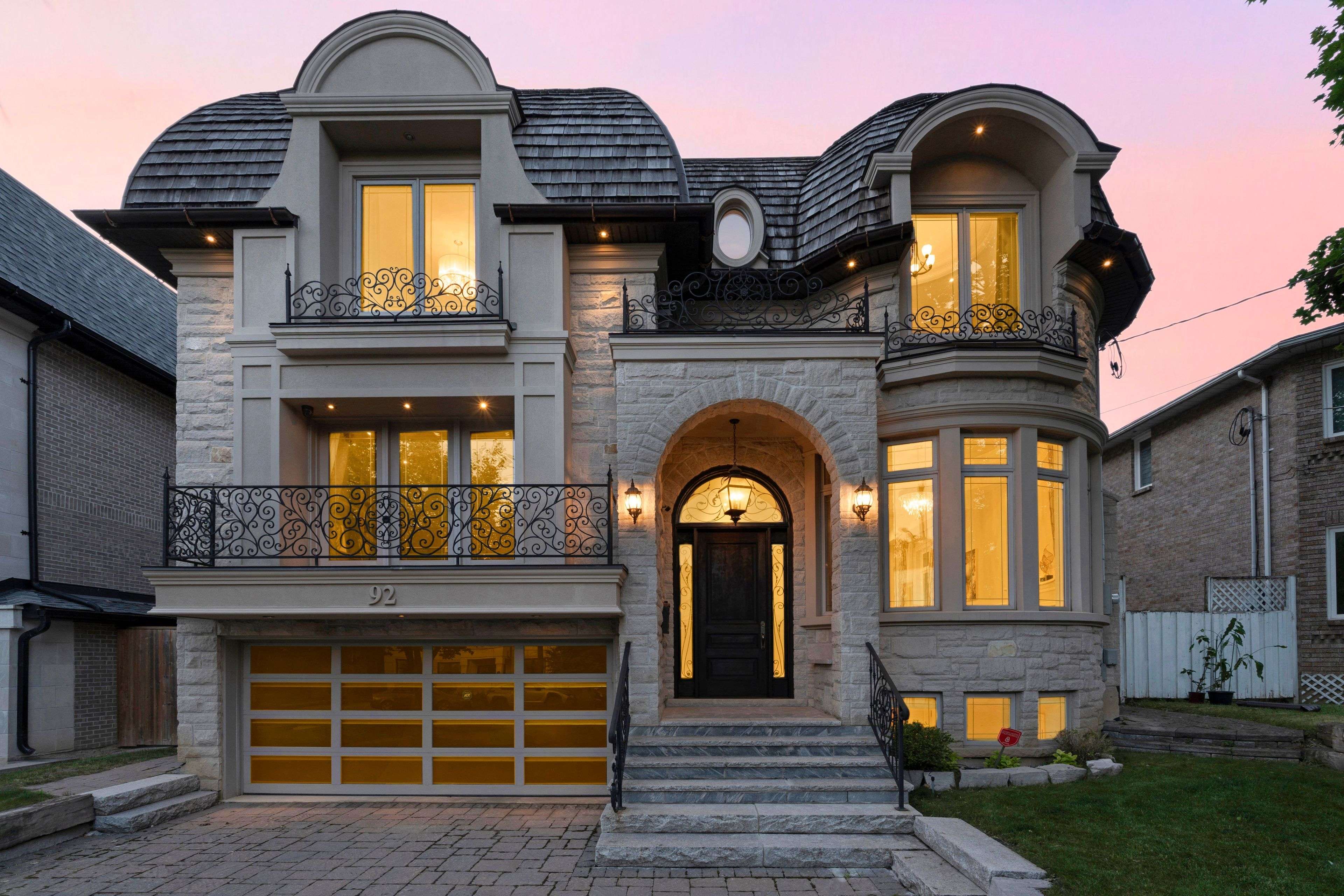 Toronto C14, ON M2N 3R6,92 Princess AVE