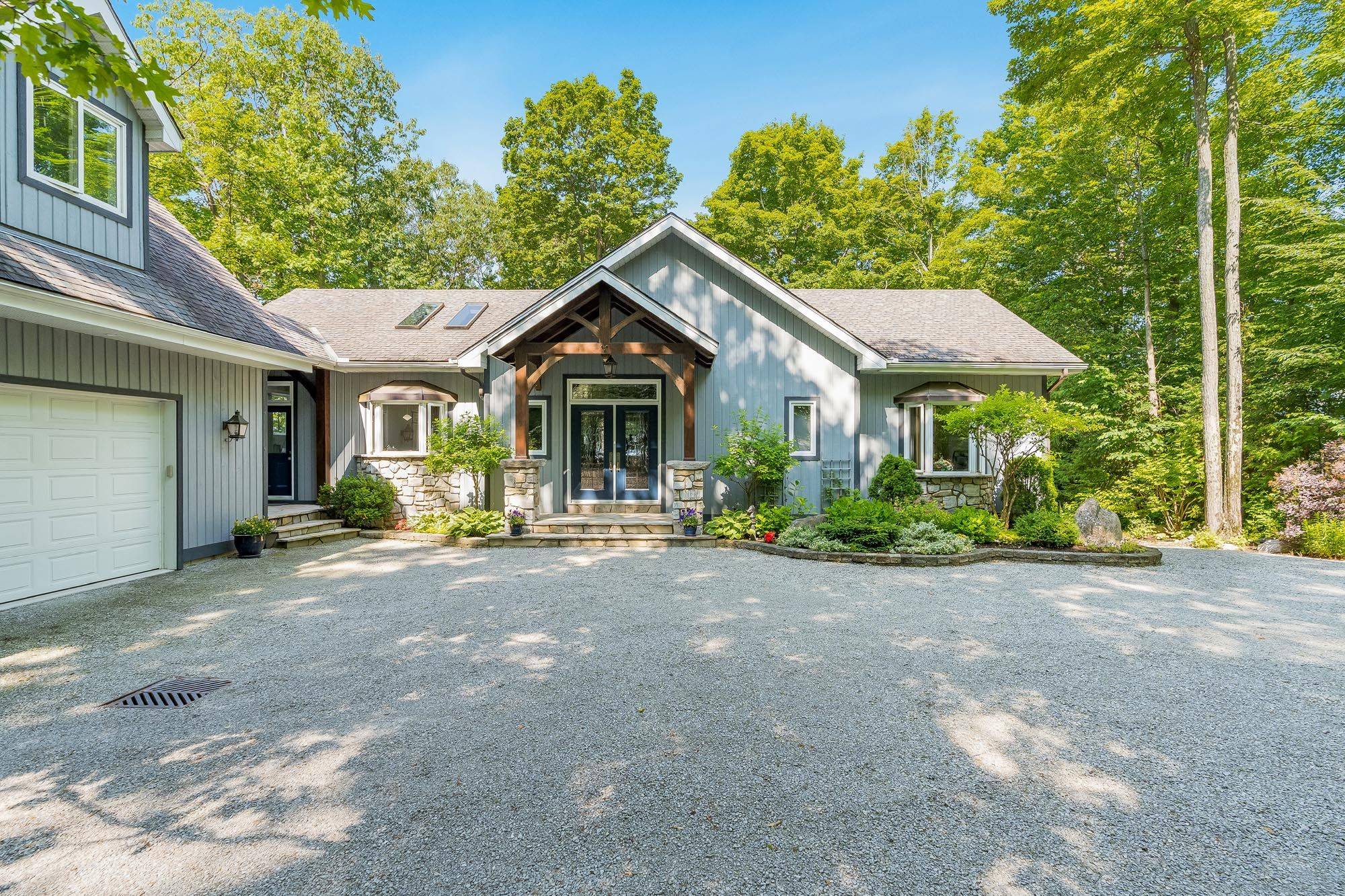 Tiny, ON L9M 0K9,230 Melissa LN