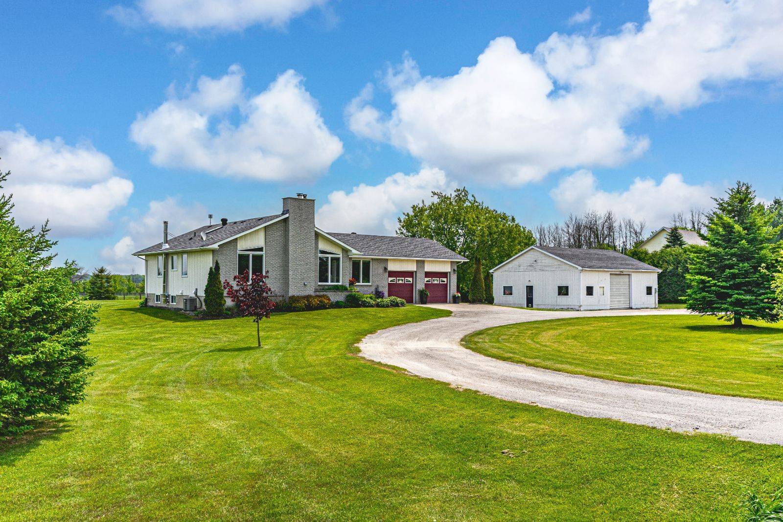 Clearview, ON L0M 1N0,3413 McCarthy DR