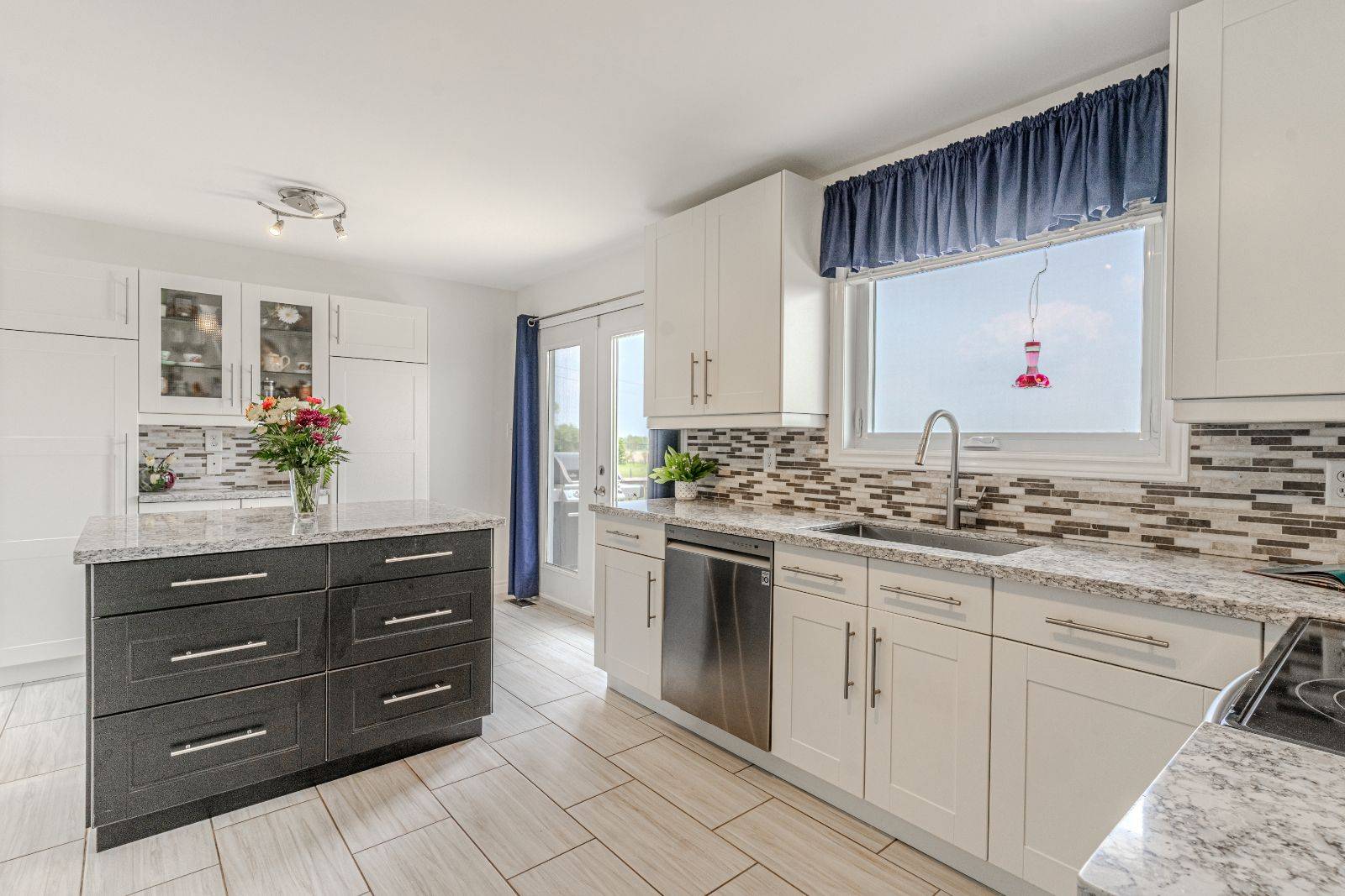 Clearview, ON L0M 1N0,3413 McCarthy DR
