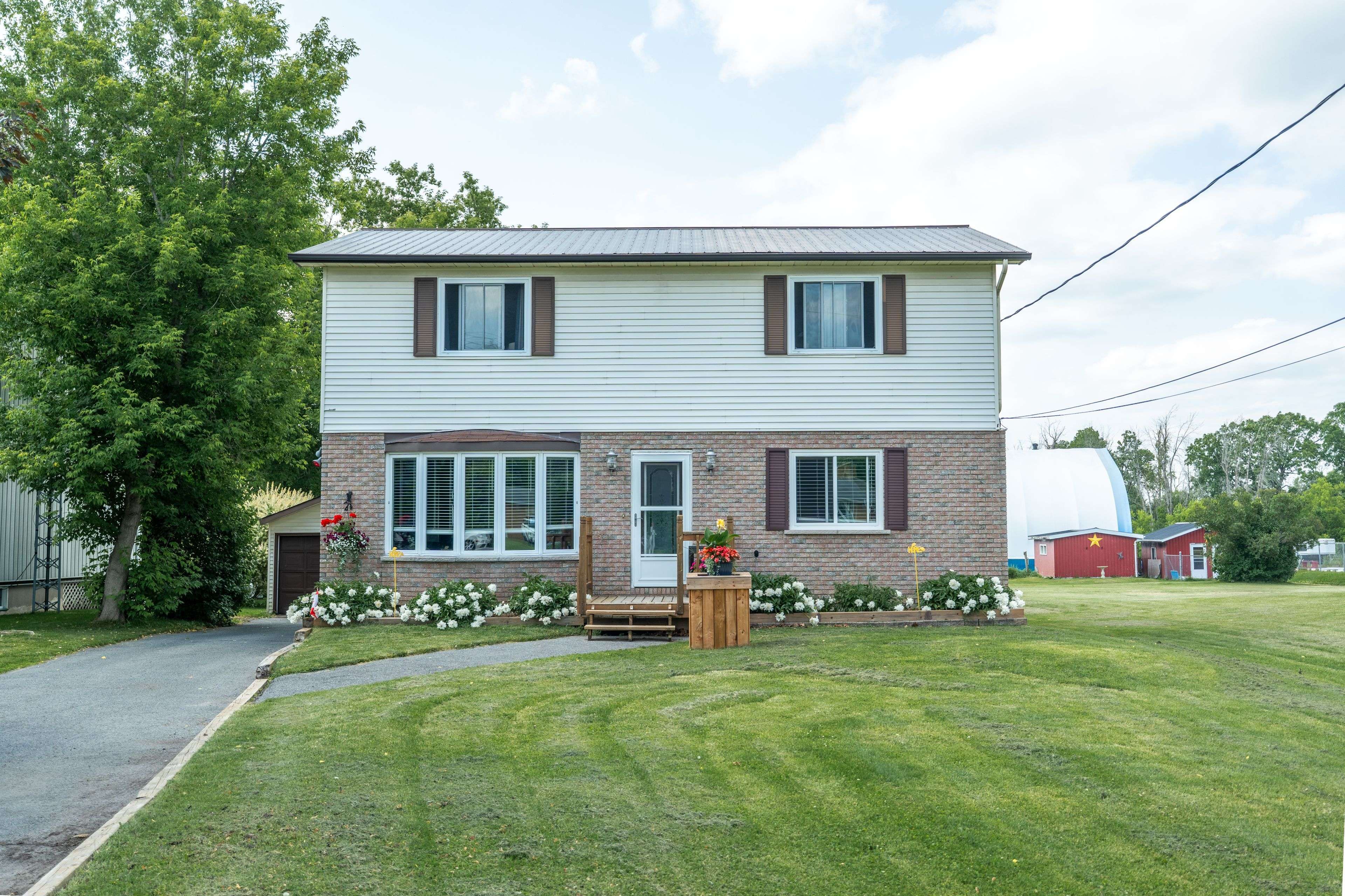 South Stormont, ON K0C 2A0,17407 County Rd 18 RD