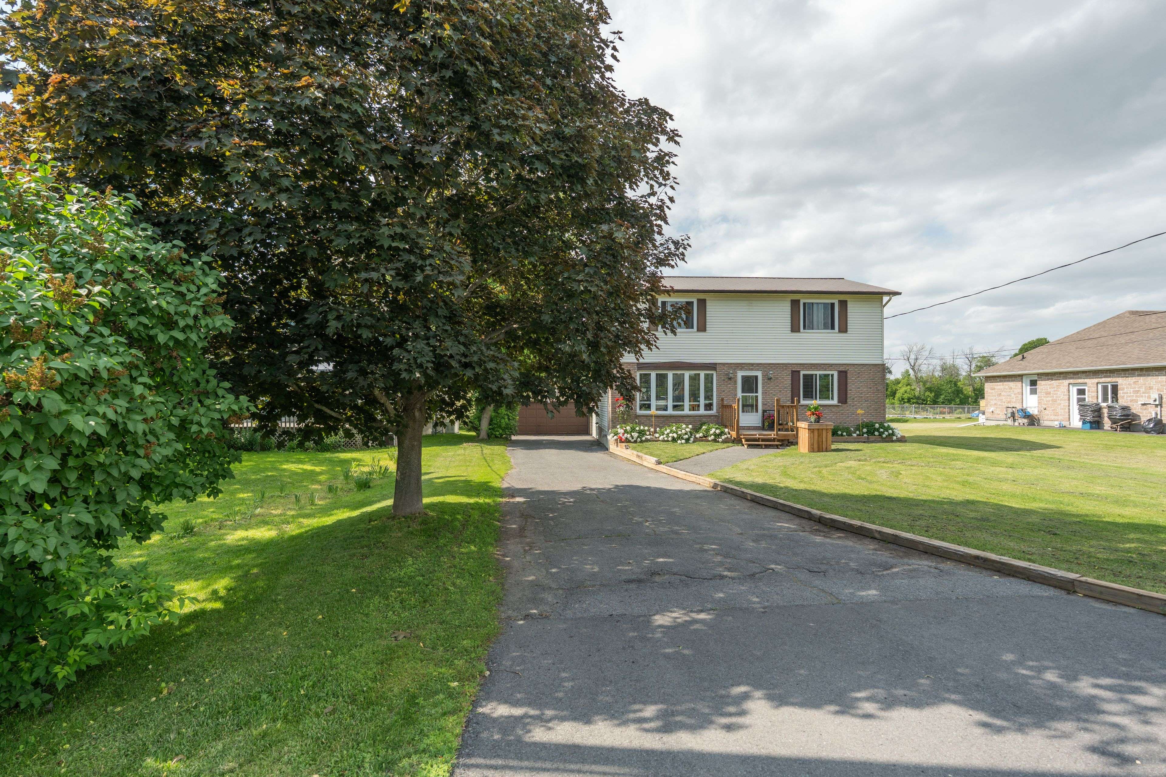 South Stormont, ON K0C 2A0,17407 County Rd 18 RD