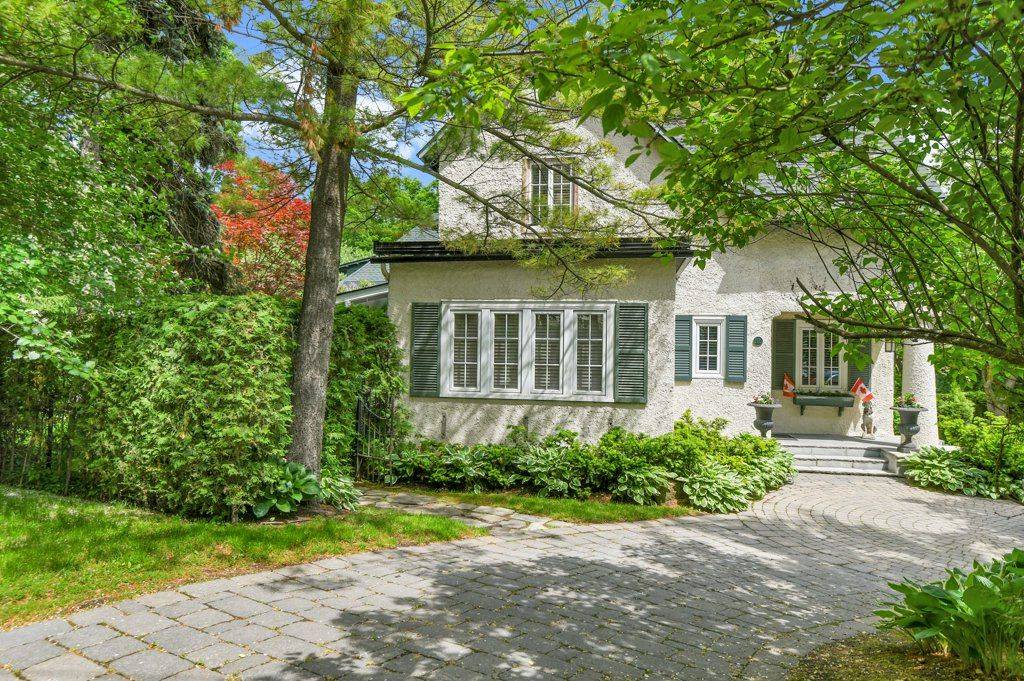 Rockcliffe Park, ON K1M 0X2,202 Cloverdale RD