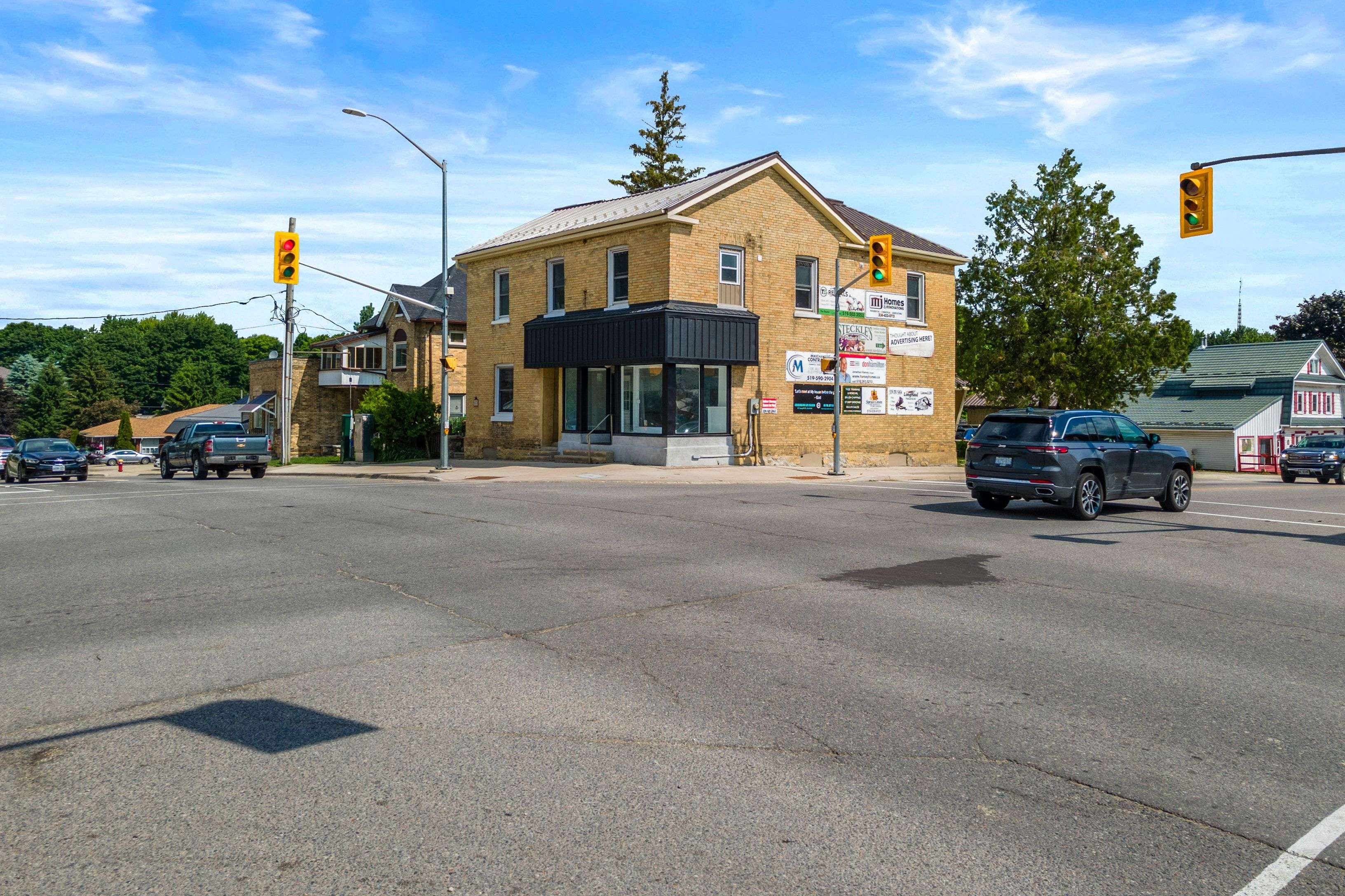 Minto, ON N0G 1Z0,4 ELORA ST N