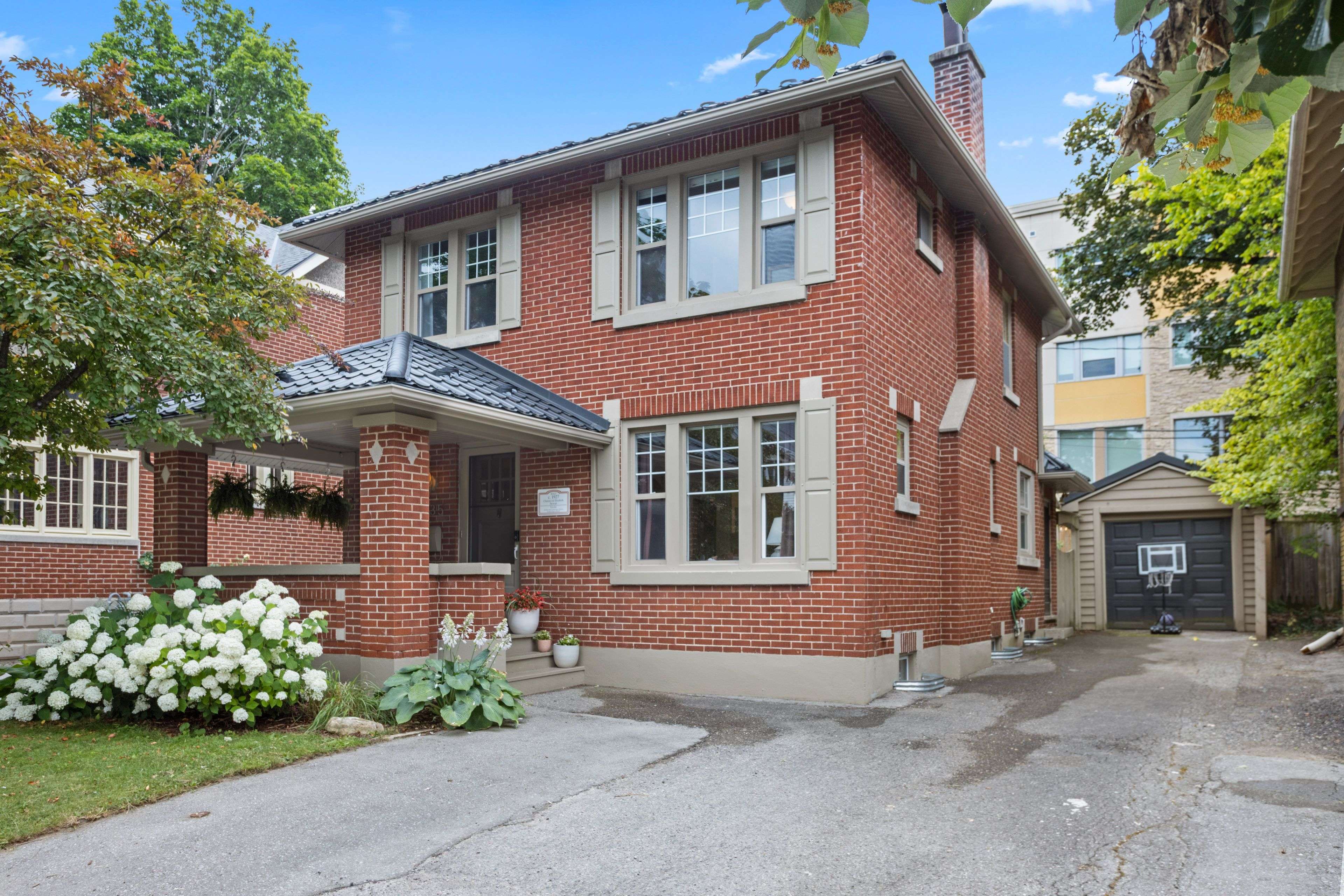 London East, ON N6A 2G1,235 Sherwood AVE
