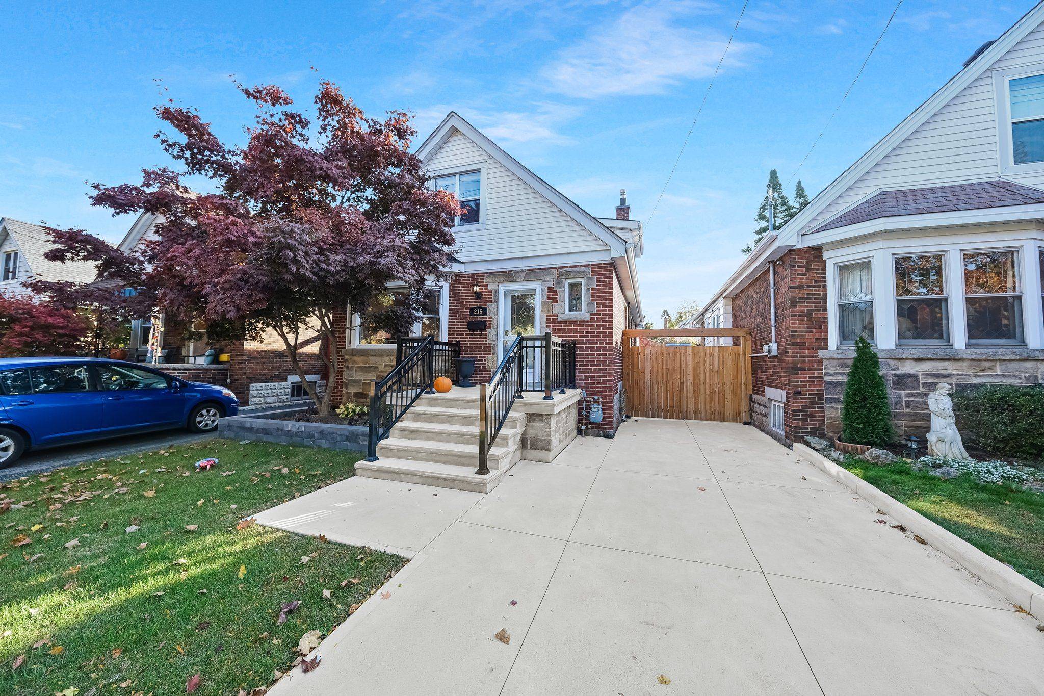 Hamilton, ON L8K 2P1,215 Wexford AVE S