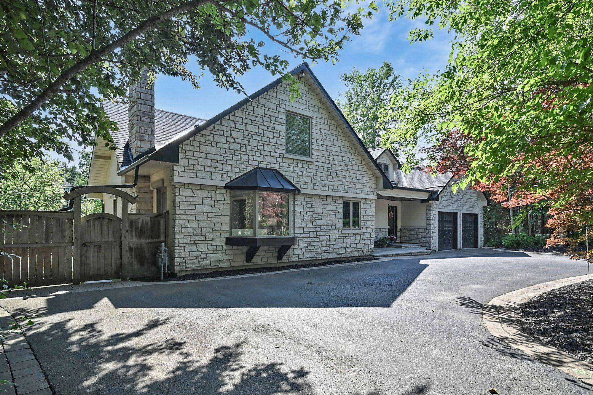 Oakville, ON L6J 4C1,152 Elton Park RD