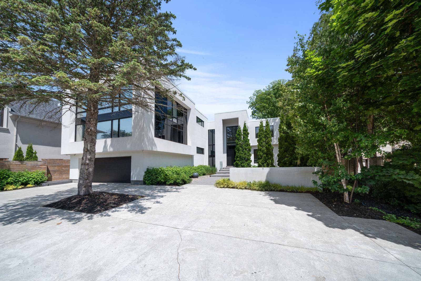 Pickering, ON L1W 2B8,513 Rougemount DR