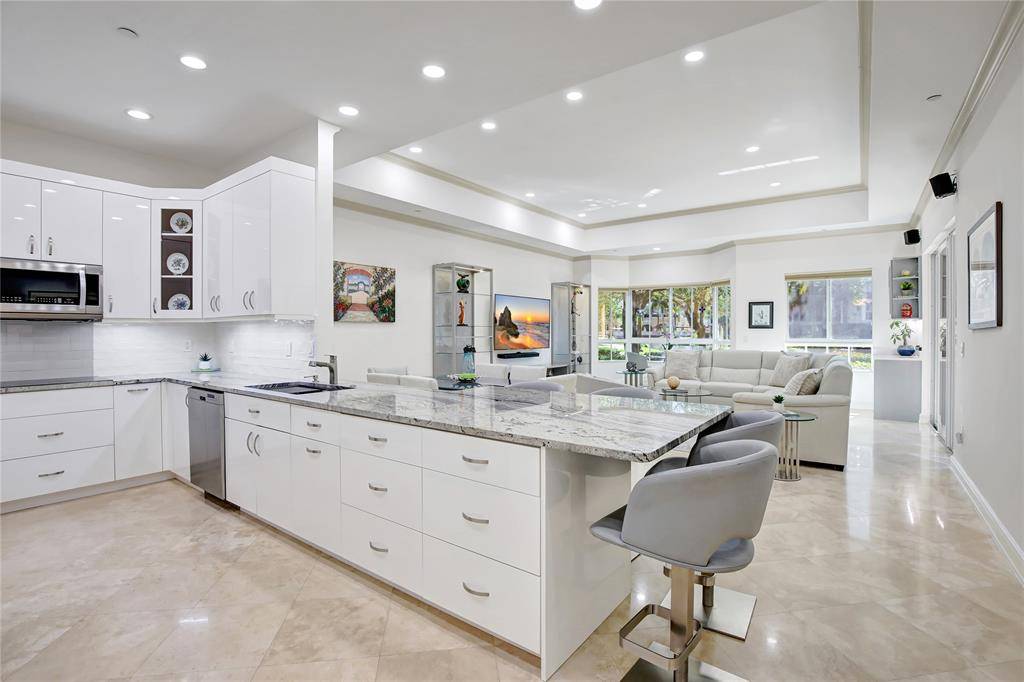 Weston, FL 33331,16126 Emerald Estates Dr