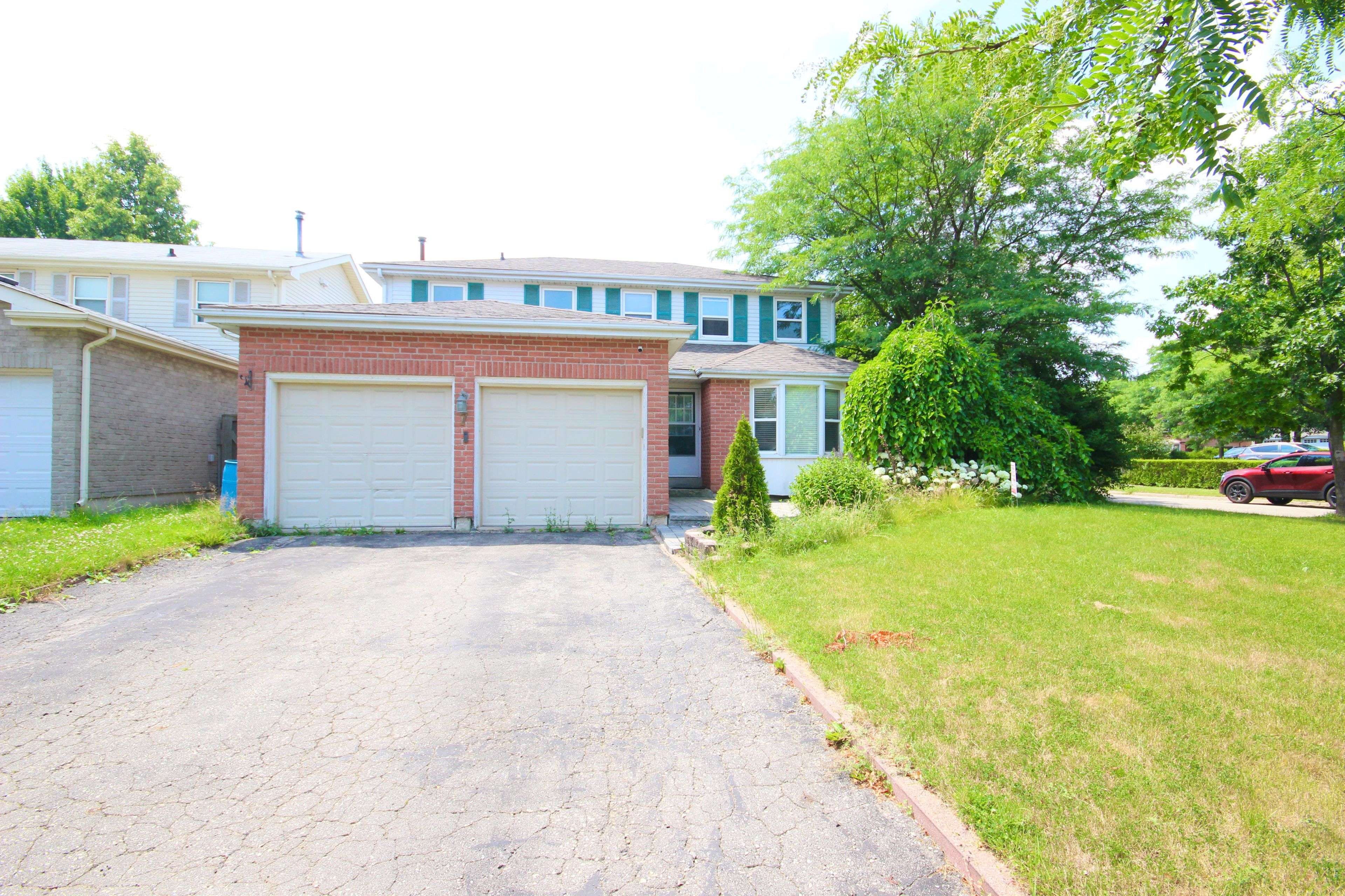 Brampton, ON L6S 3P6,7 McGillivary CRES