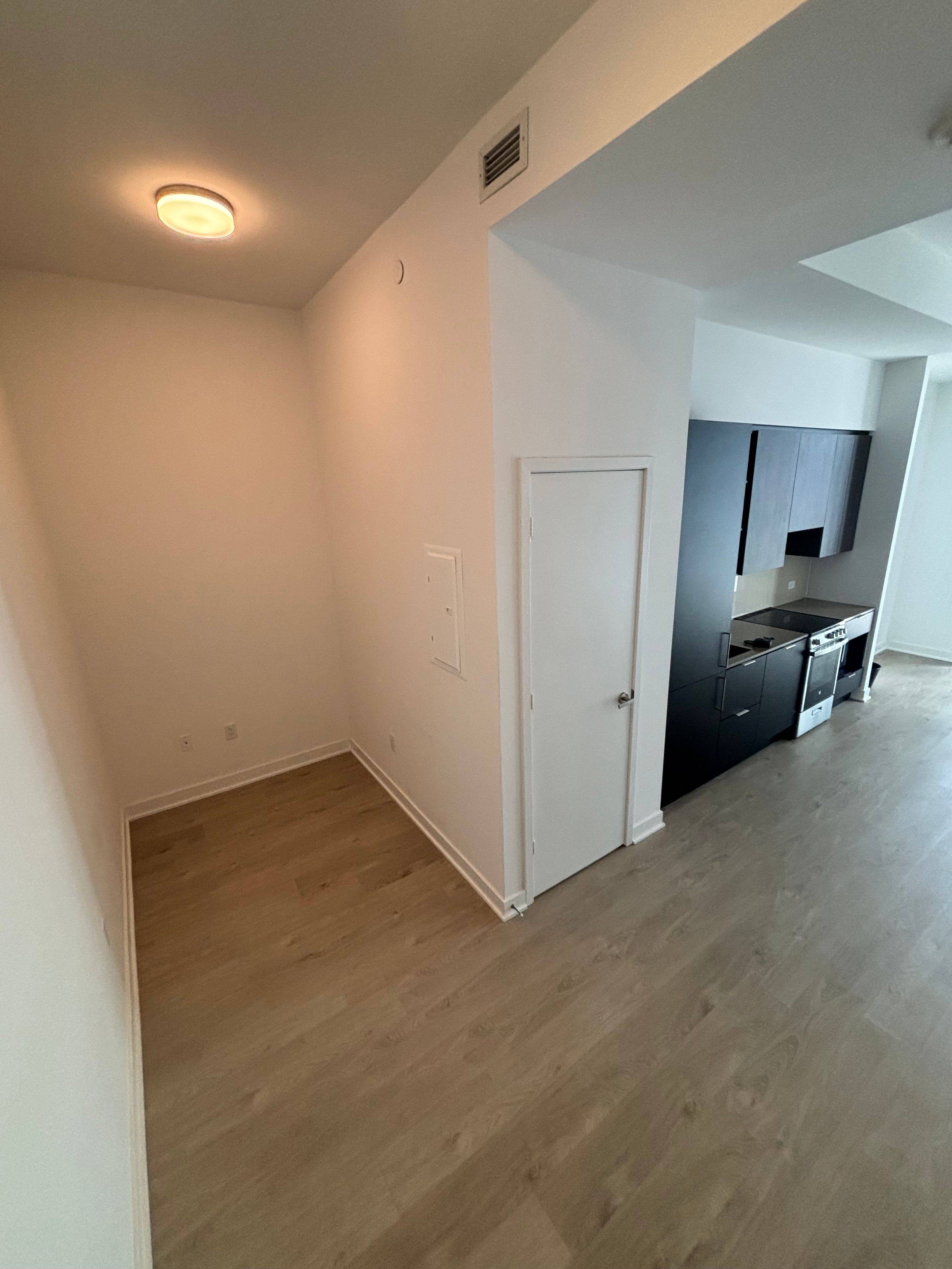 Mississauga, ON L5B 0K7,3900 Confederation Pkwy #324