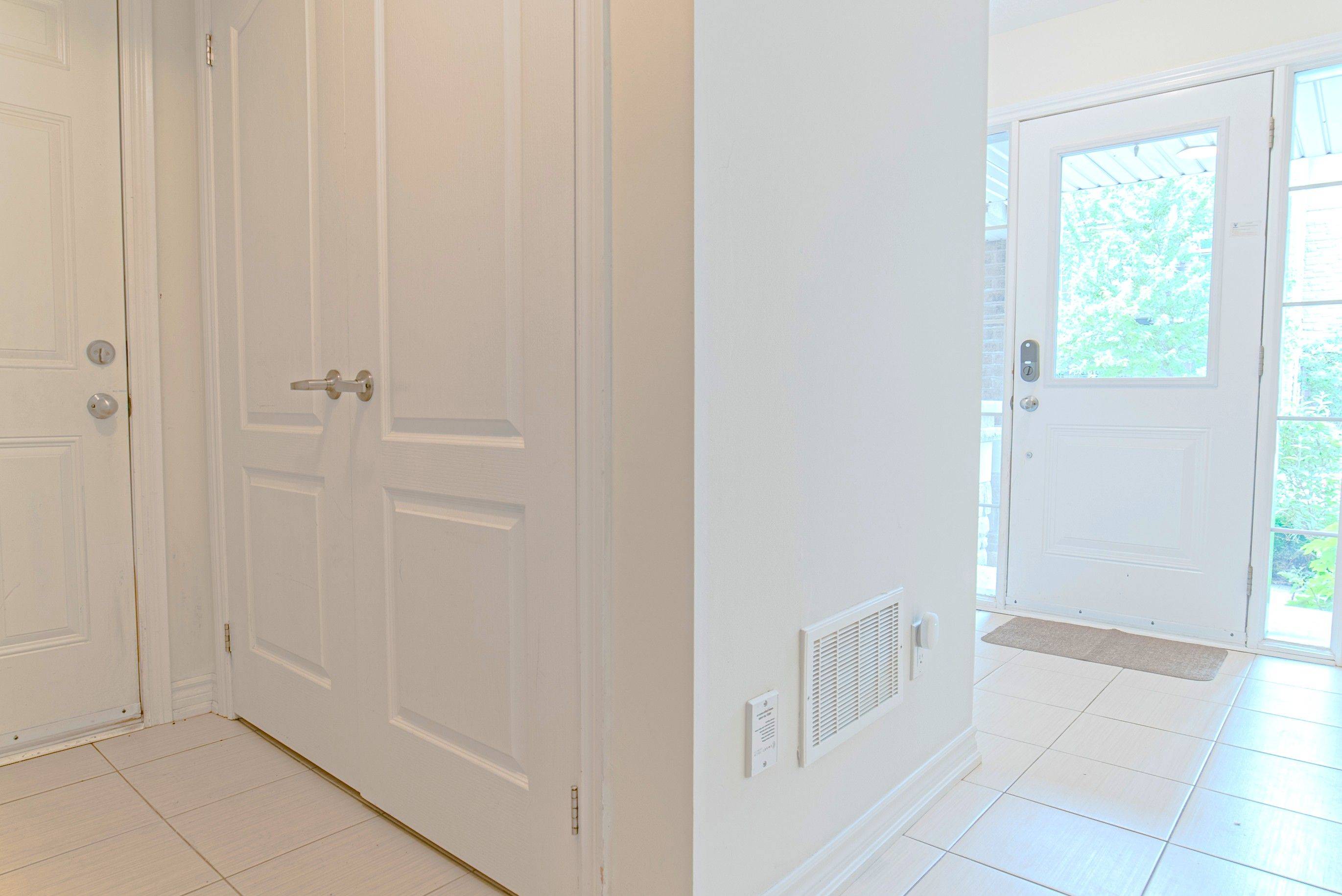 Oakville, ON L6M 0S4,2435 Greenwich DR #55