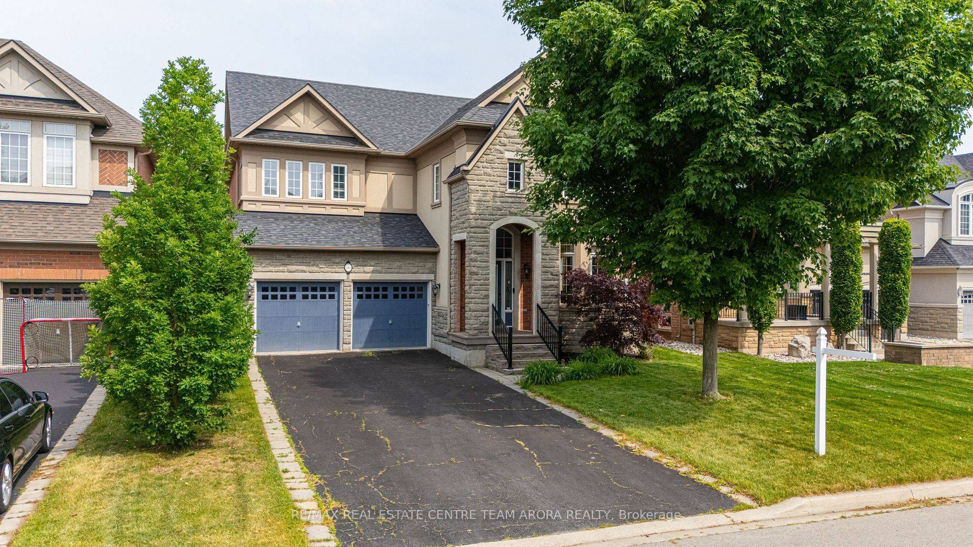 Oakville, ON L6L 0A2,3313 Mistwell CRES