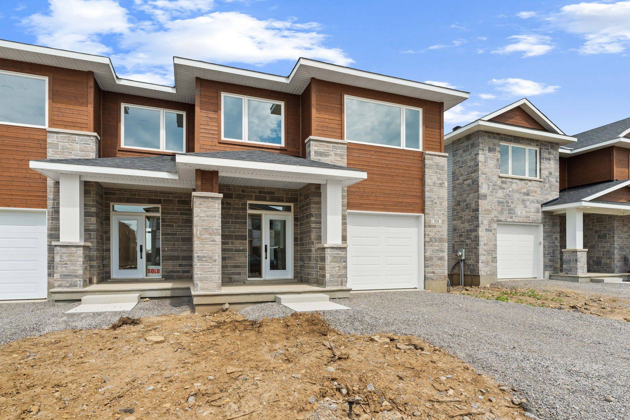 Brockville, ON K6V 7N1,1004 Moore ST