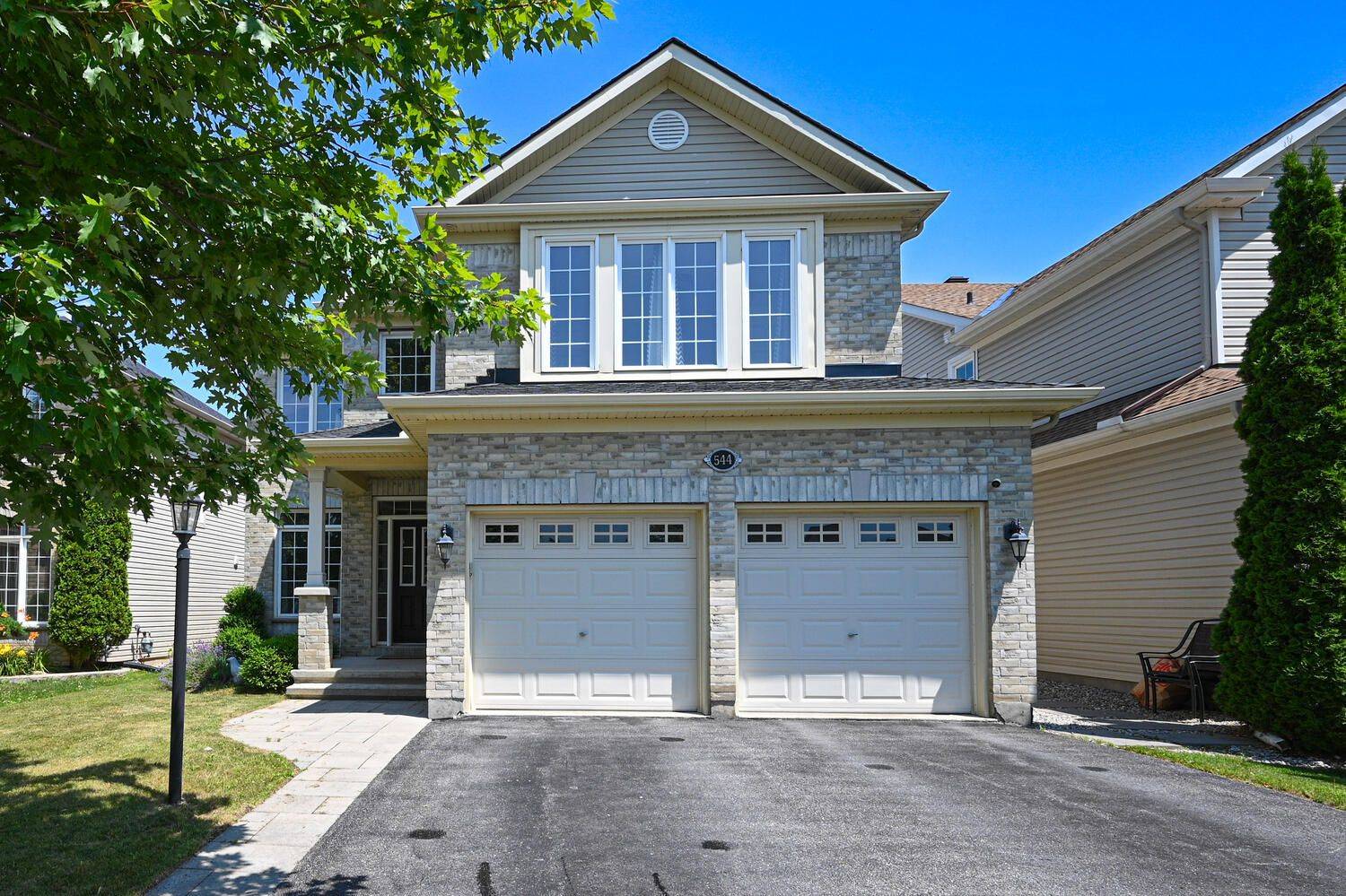 Barrhaven, ON K2J 0G9,544 Ravendale WAY