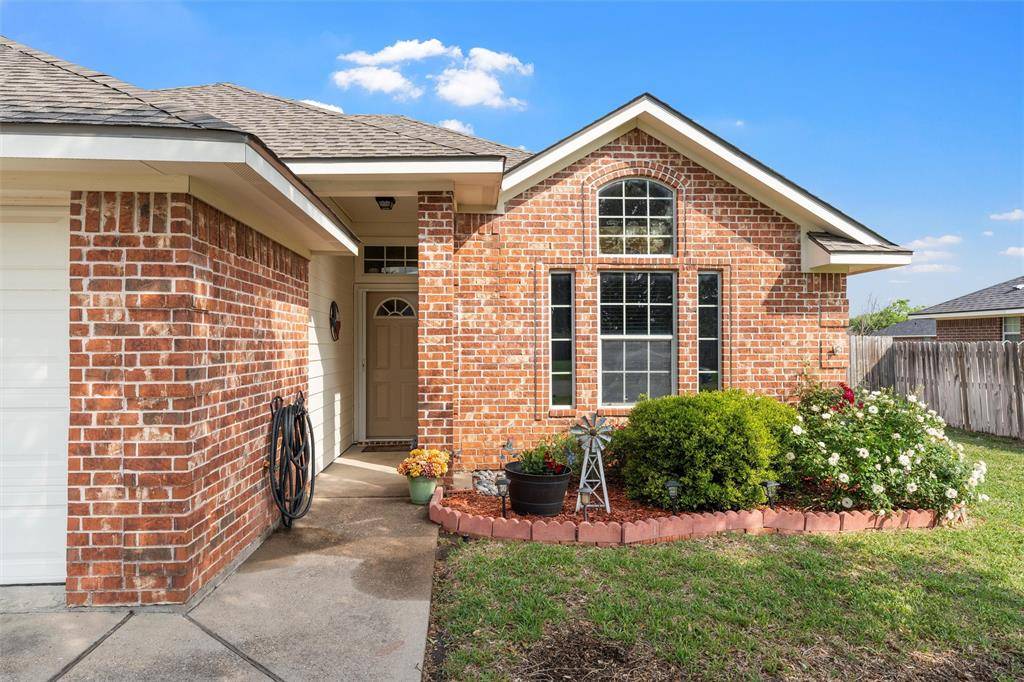 Lacy Lakeview, TX 76705,217 Knight Lane