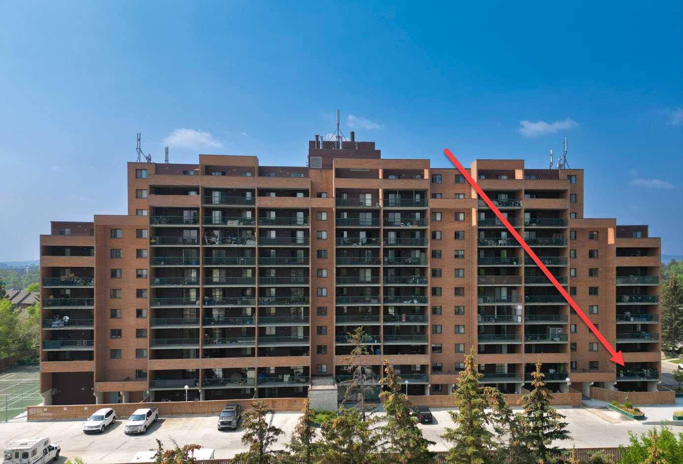 Calgary, AB T3A 3H1,5204 Dalton DR NW #216