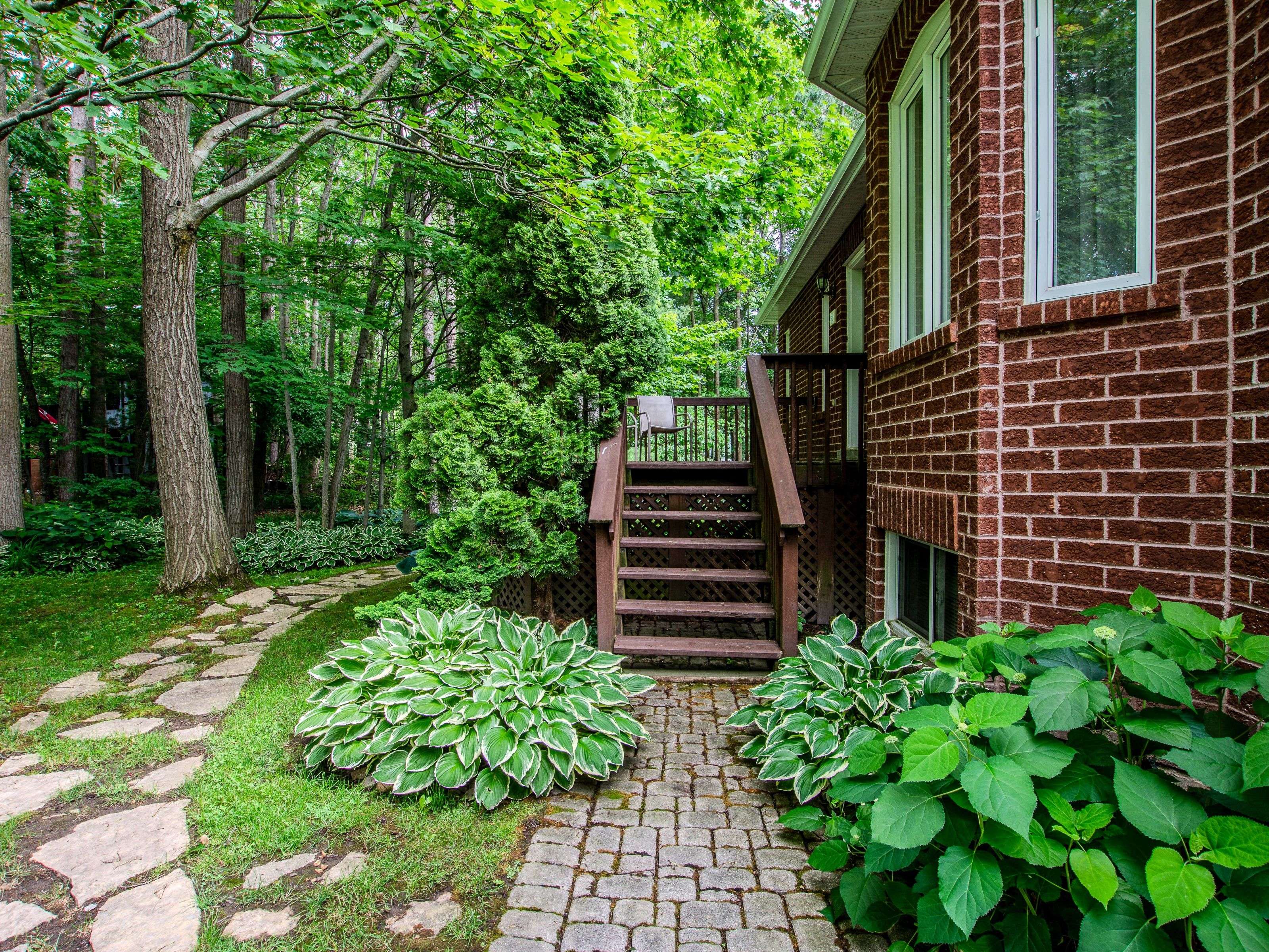 Springwater, ON L9X 0S1,68 Alana DR