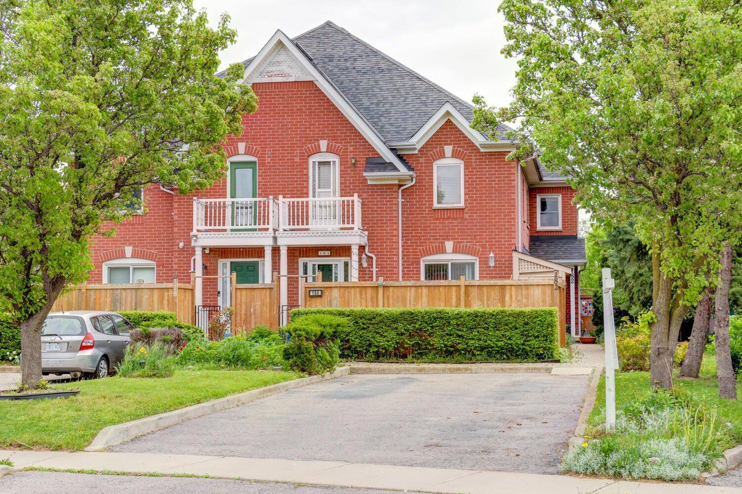 Brampton, ON L6V 4K6,182 Pressed Brick DR