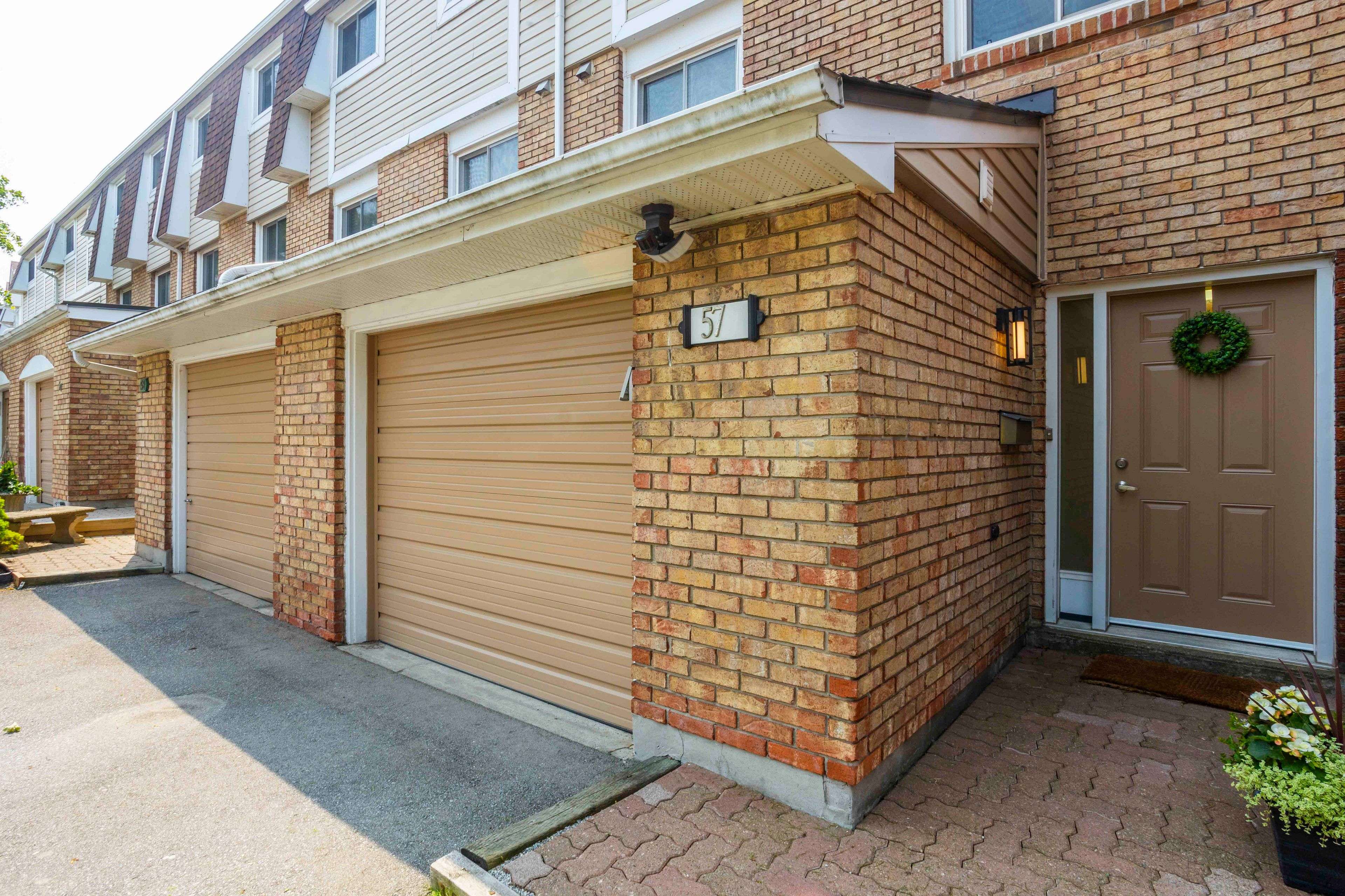 Hamilton, ON L8K 6L7,11 Harrisford ST #57