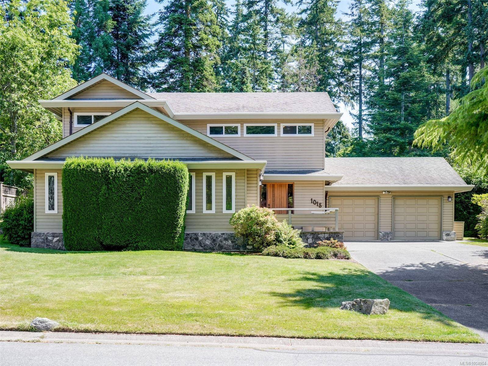Saanich, BC V8X 4T6,1015 Thistlewood Dr