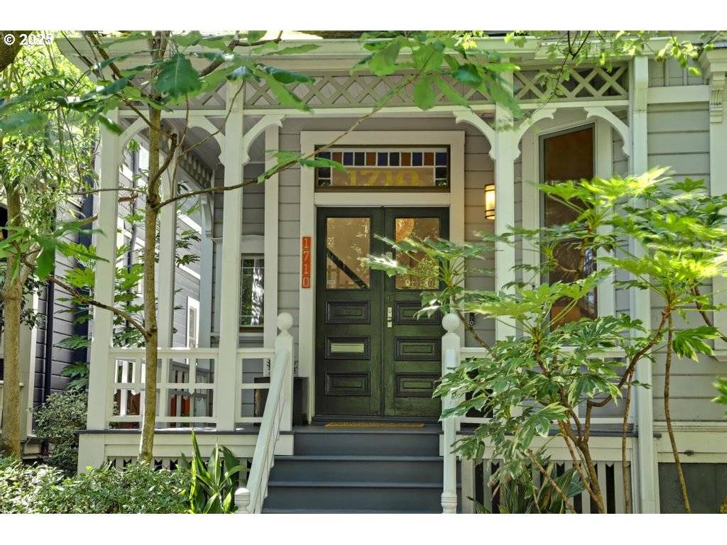 Portland, OR 97209,1710 NW HOYT ST