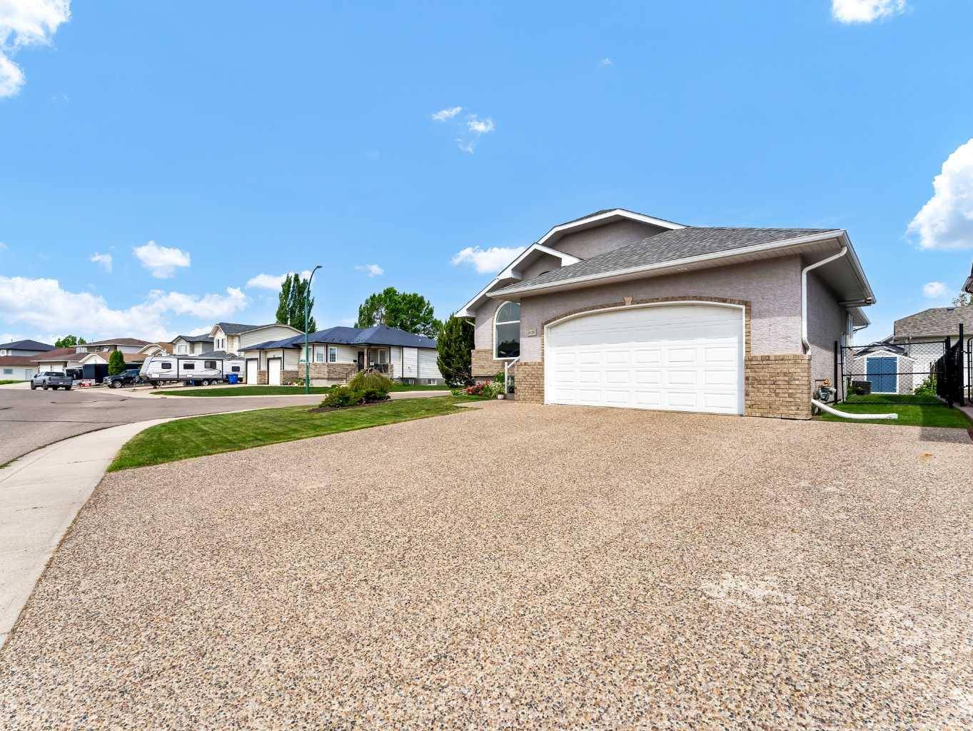 Medicine Hat, AB T1B4P6,608 Stark WAY SE