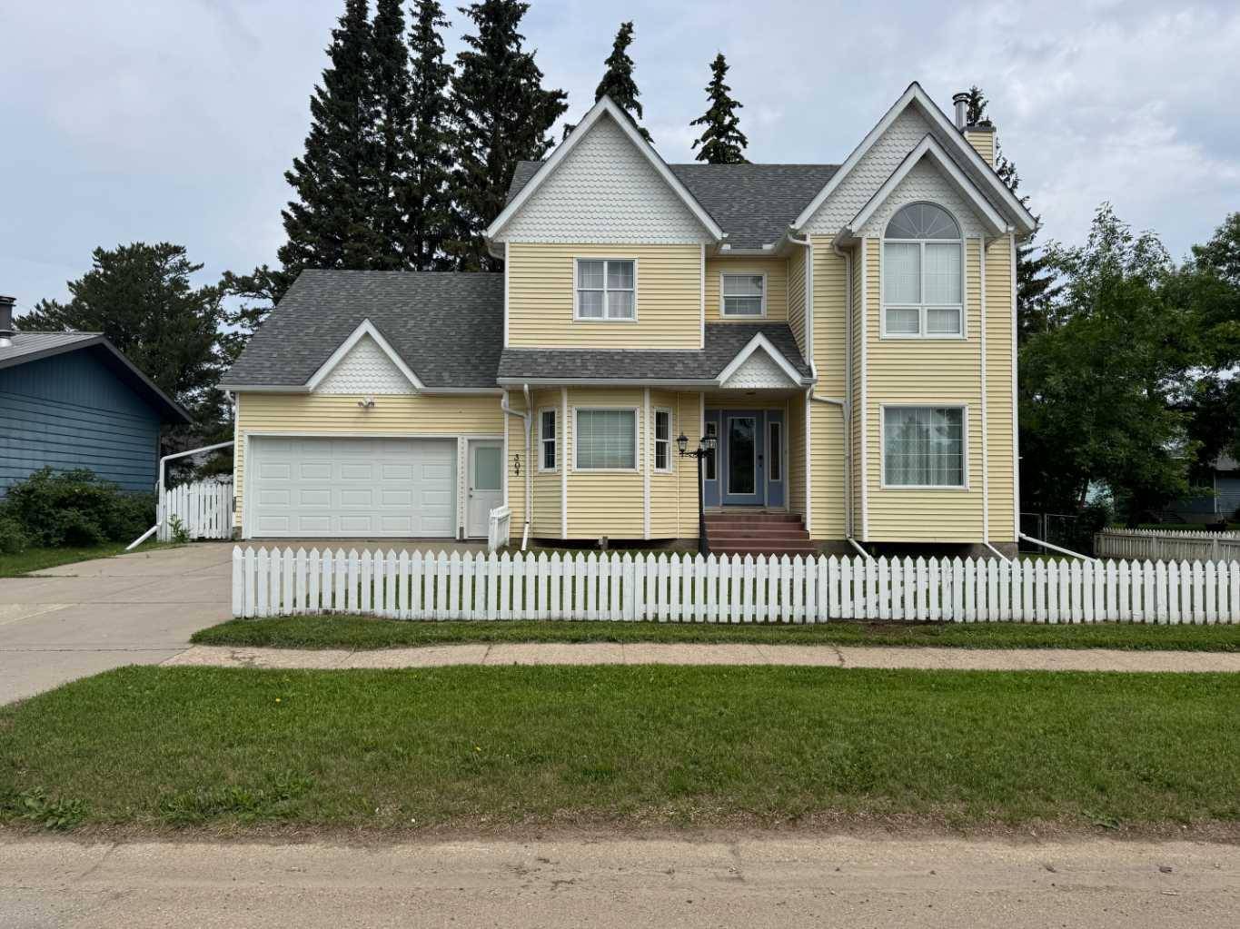 Slave Lake, AB T0G 2A2,304 3 ST NE