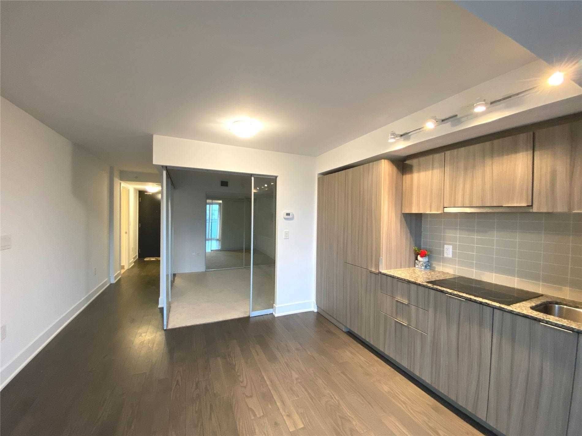 Toronto C01, ON M5S 2A2,955 Bay ST #2312