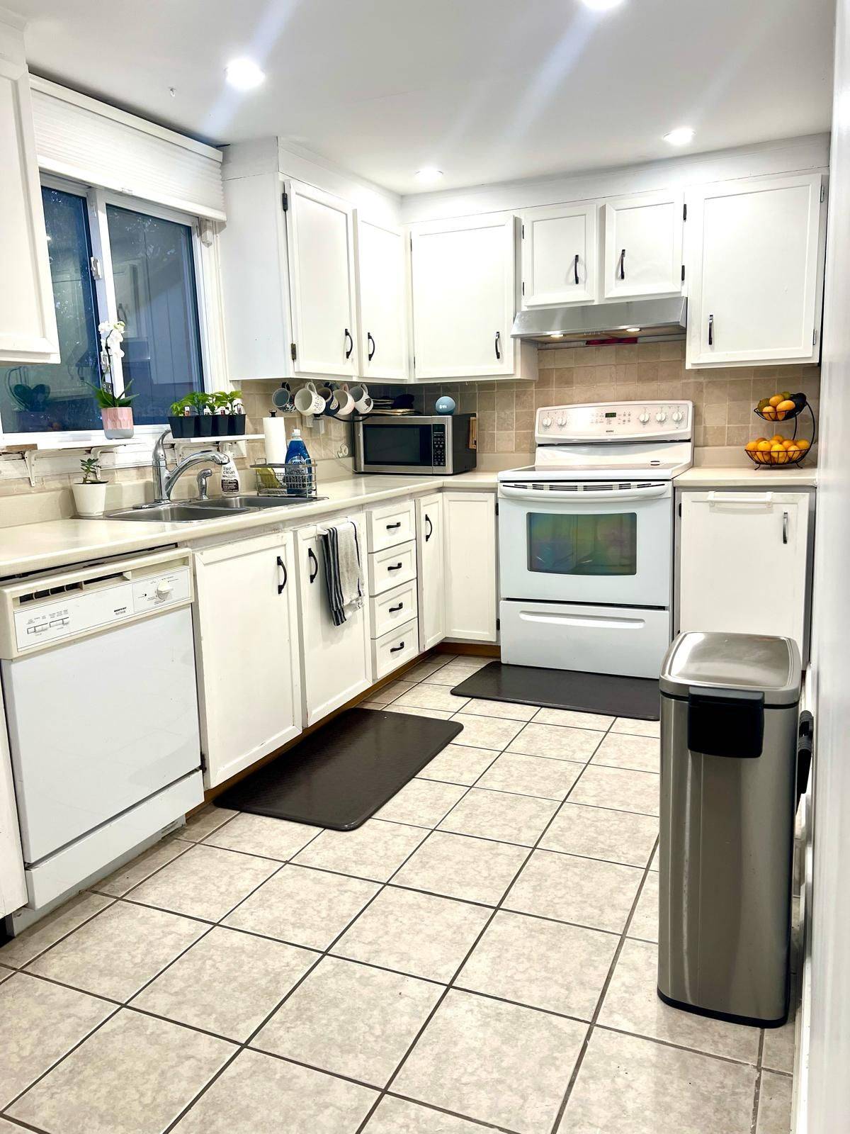 Ajax, ON L1T 3G9,74 Chapman DR