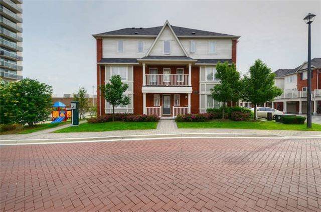 Brampton, ON L6W 0B1,50 Hillcrest AVE #17