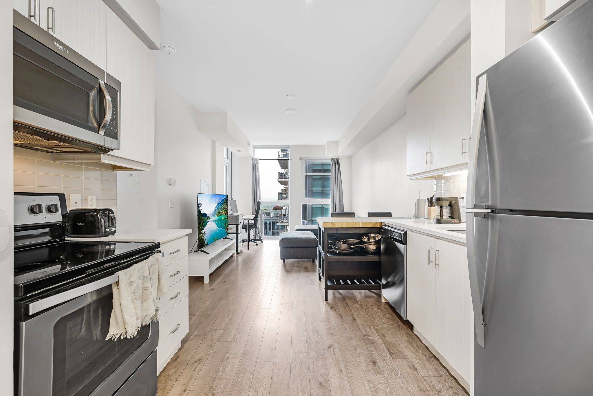 Toronto W08, ON M8Z 0C8,17 Zorra ST #613