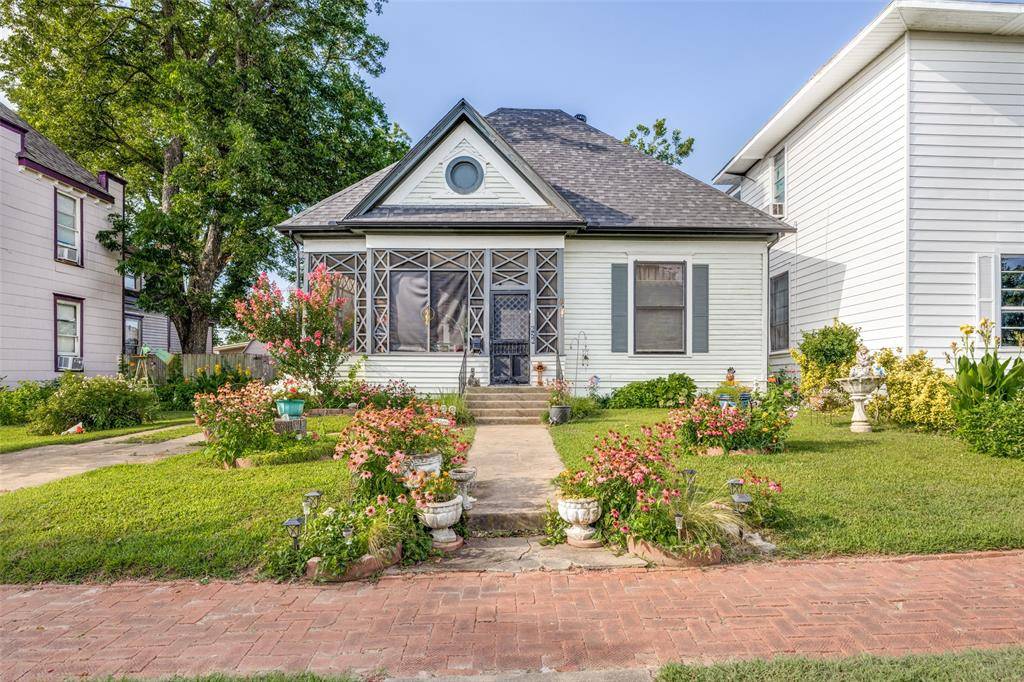 Denison, TX 75020,626 W Chestnut Street