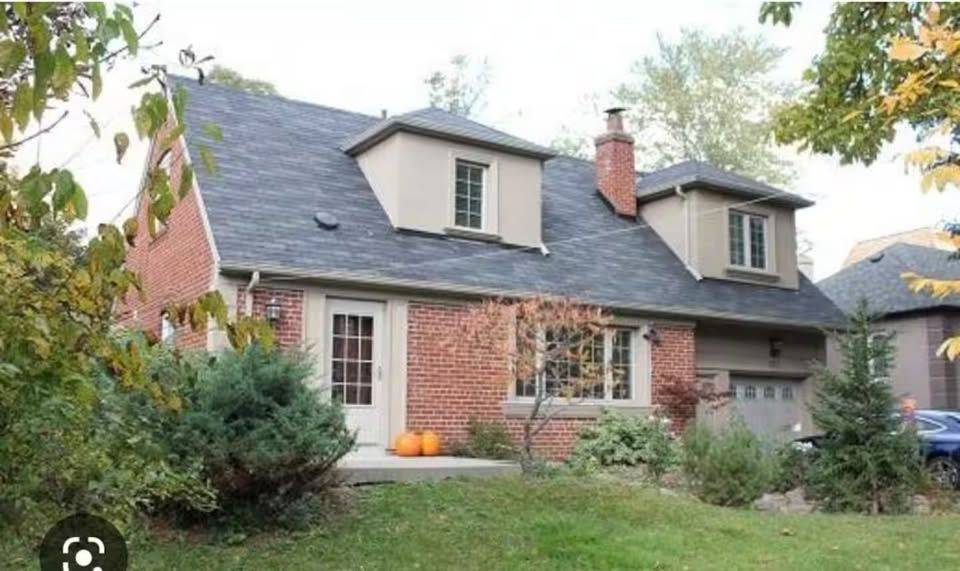 Toronto C12, ON M2P 1S8,152 upper canada DR S