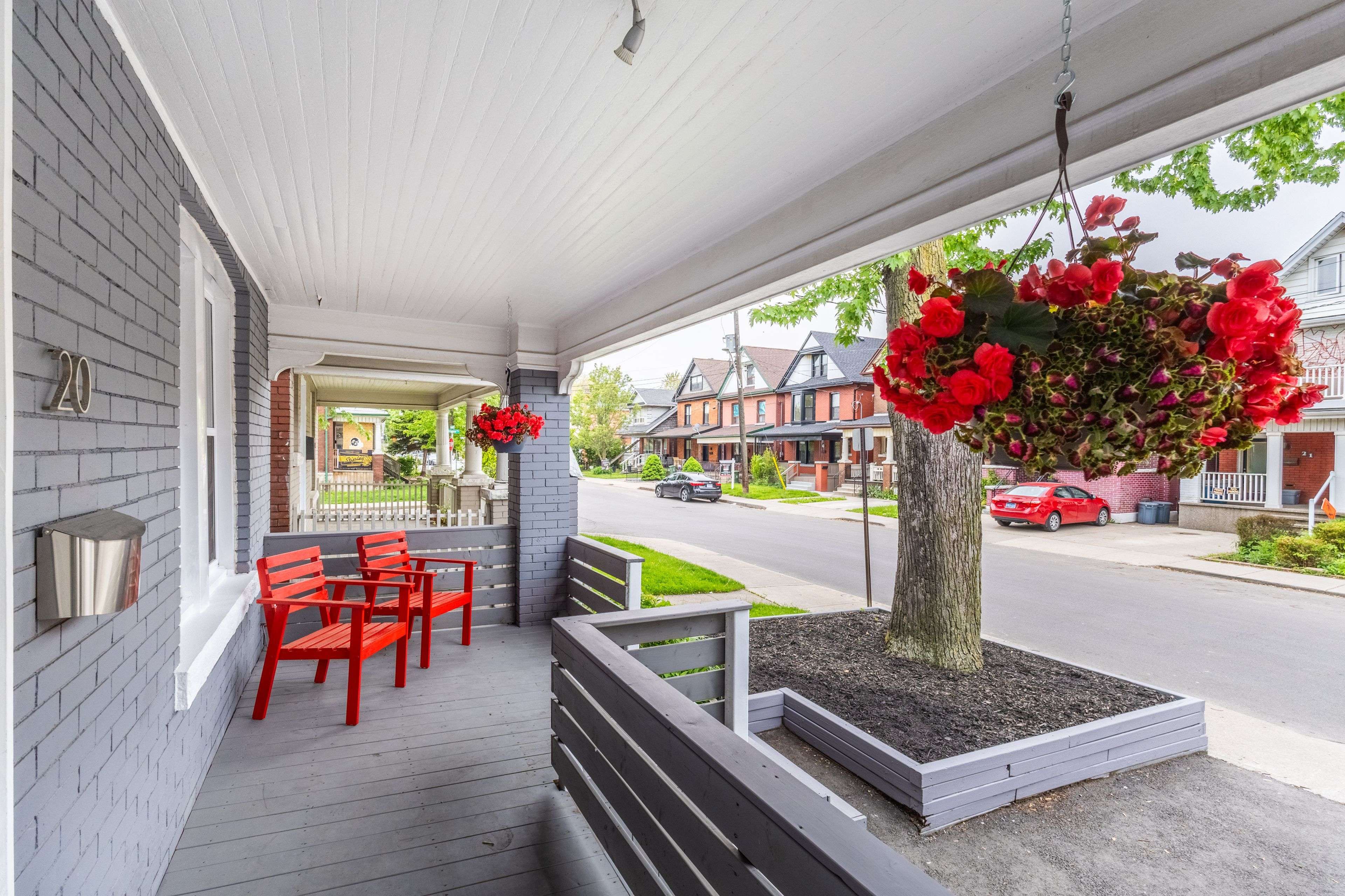 Hamilton, ON L8L 6R6,20 Barnesdale AVE N