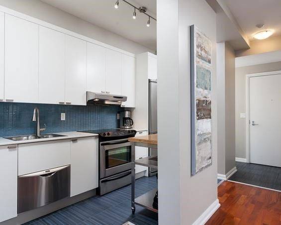 Toronto C01, ON M5G 1P7,111 Elizabeth ST #111