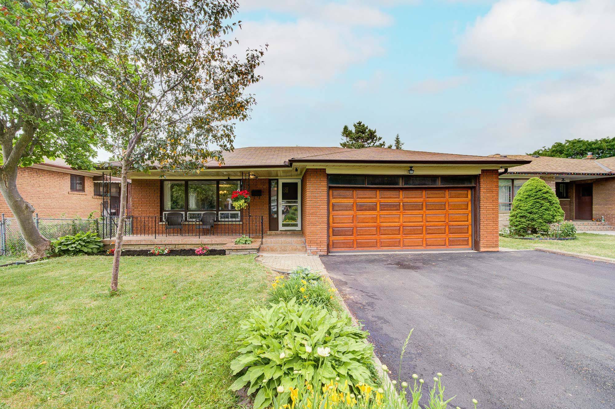 Toronto C15, ON M2J 4C4,103 Margaret AVE