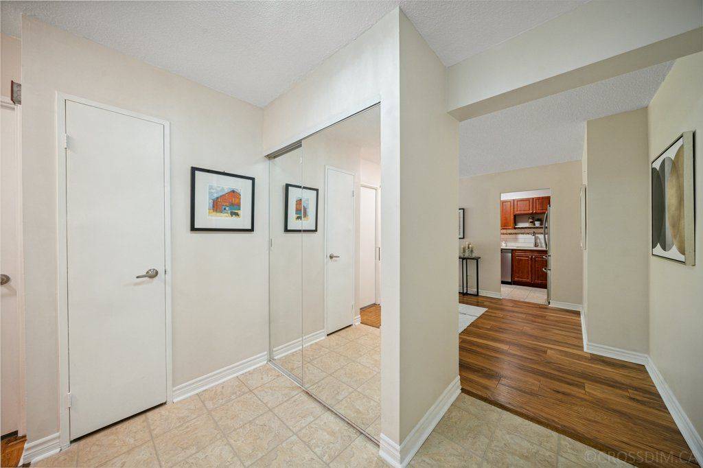 Toronto C13, ON M4A 2R4,40 Sunrise AVE #113
