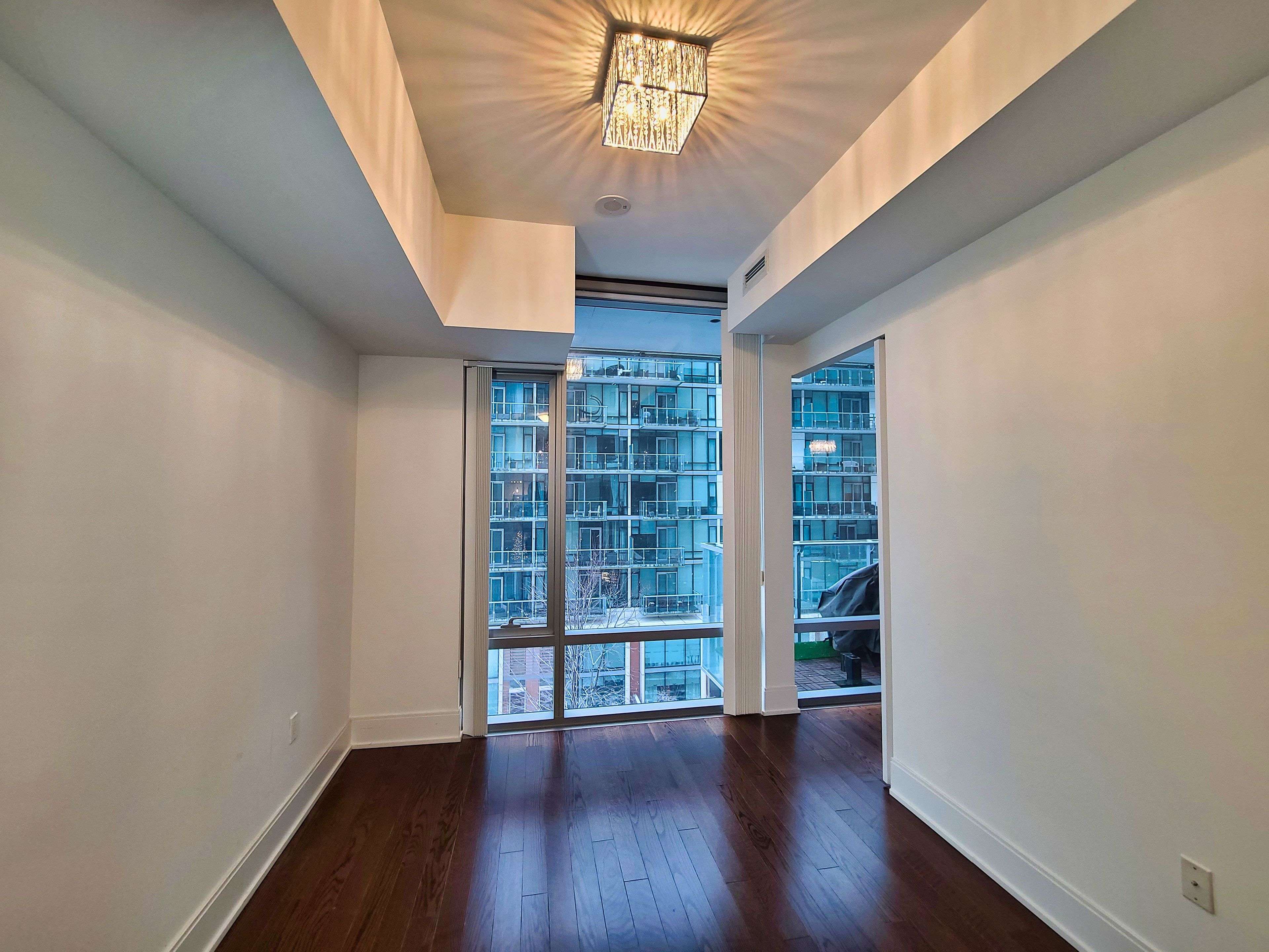Toronto C01, ON M5E 0A4,39 Queens Quay E #526