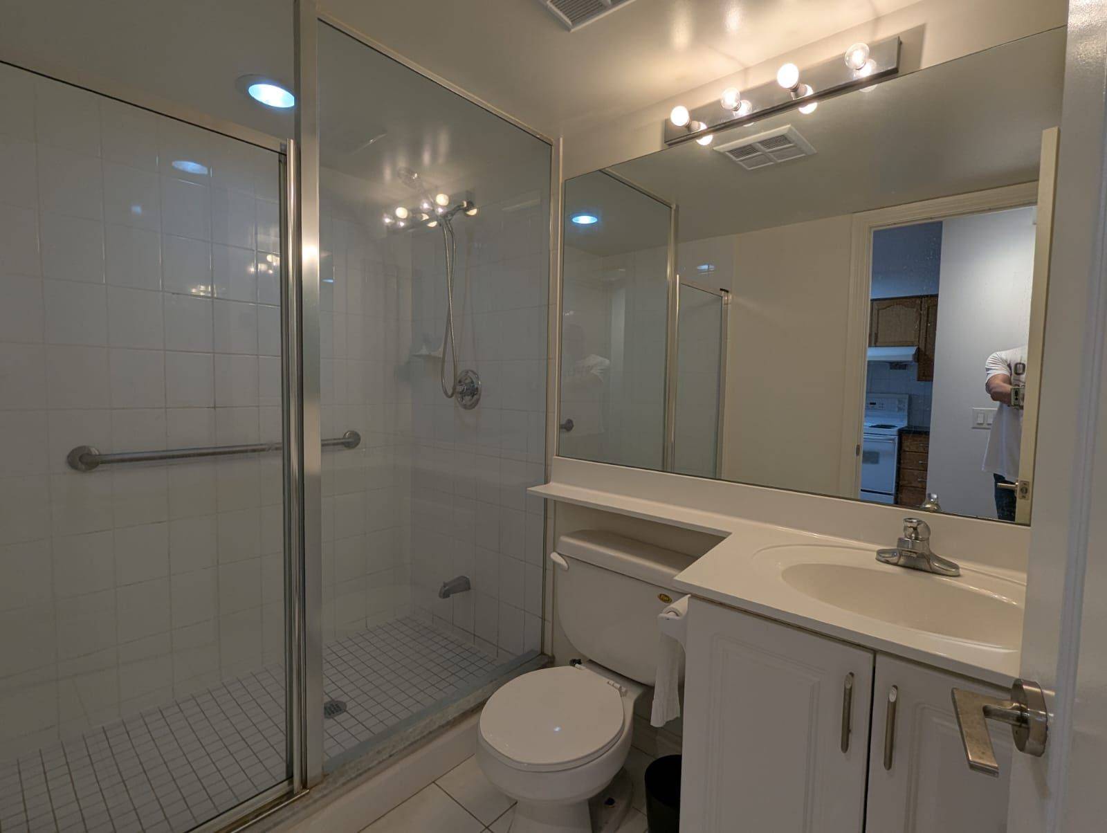 Toronto E09, ON M1P 0B2,70 Town Centre CT #314