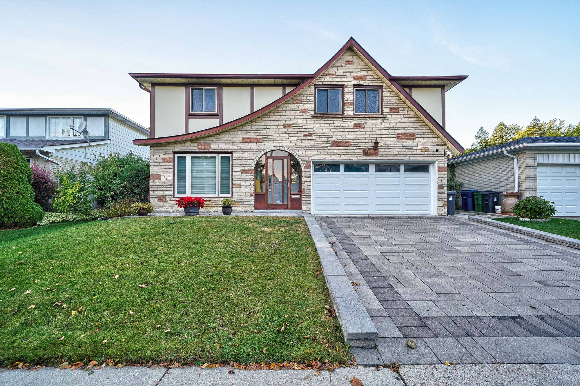 Toronto E05, ON M1T 2H4,54 Marblemount CRES