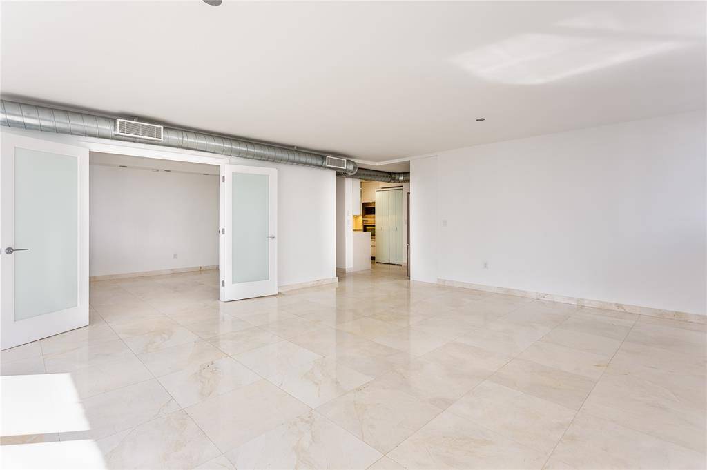 Miami Beach, FL 33139,800 West Ave #935