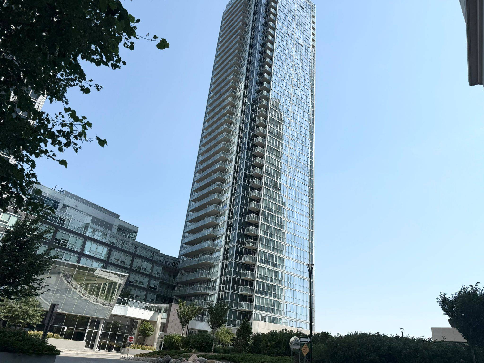 Vaughan, ON L4K 0K5,2908 HIGHWAY 7 N/A #2902