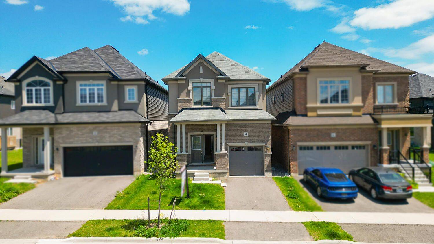 Brantford, ON N3V 0B1,4 Tarrison ST S
