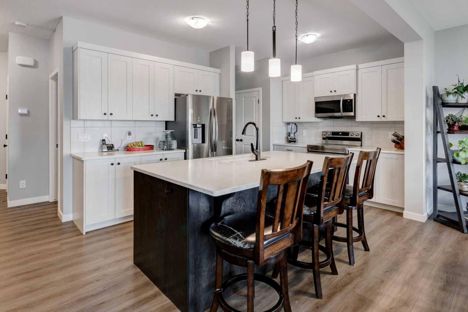 Airdrie, AB T4B 5G1,668 Reynolds CRES SW