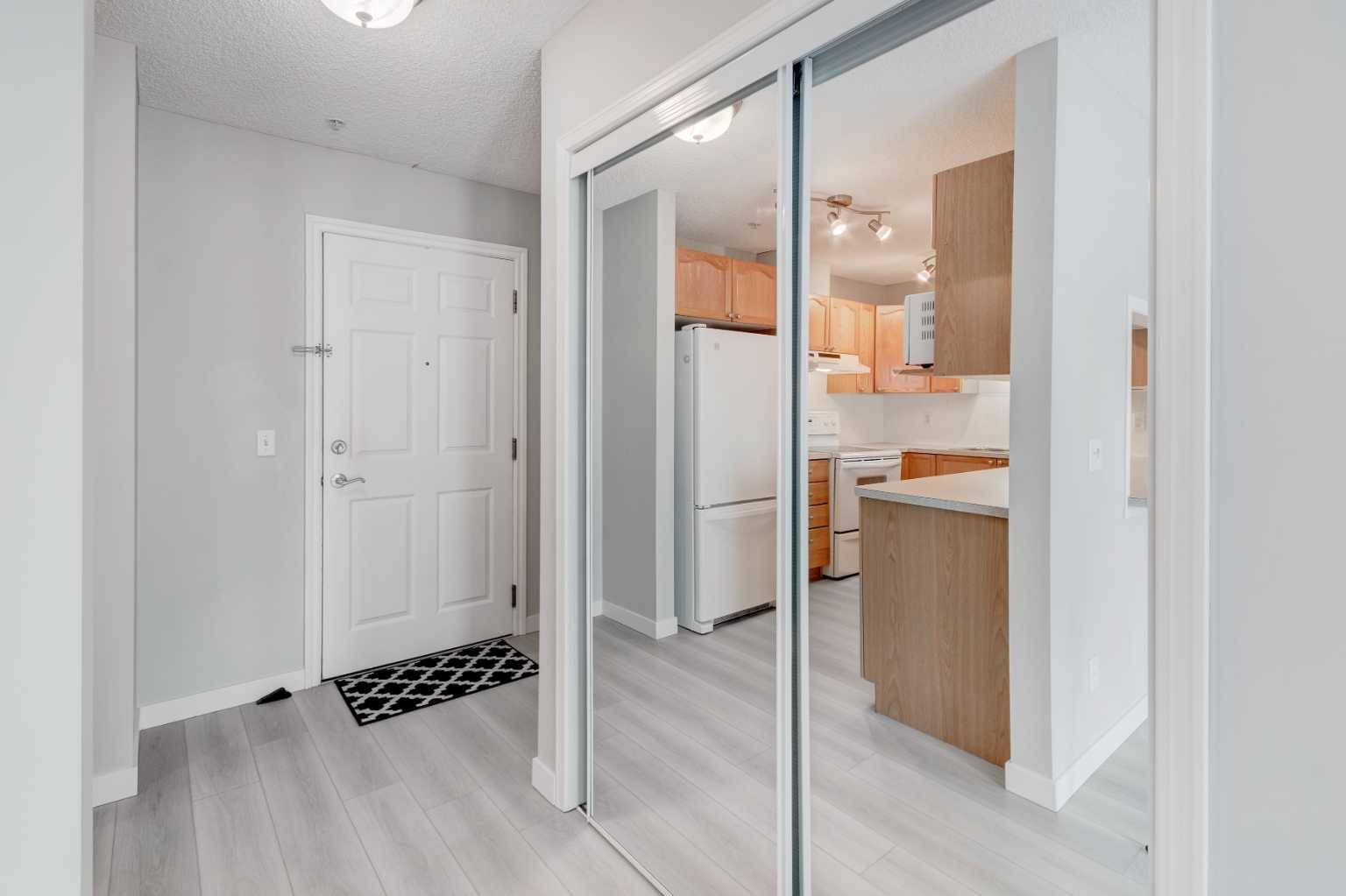 Calgary, AB T3G5T2,928 Arbour Lake RD NW #1108