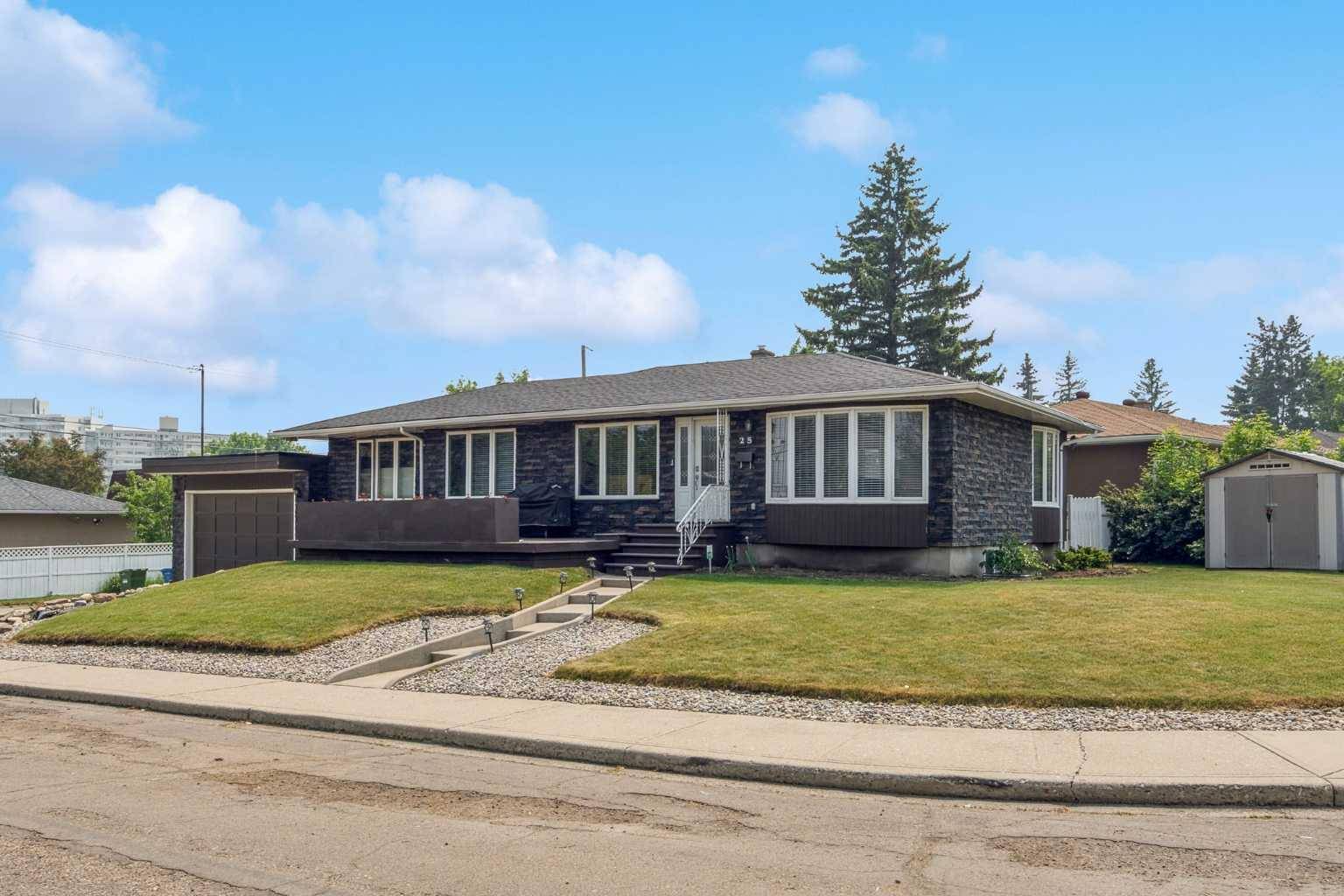 Calgary, AB T2V 2A1,25 Manor RD SW