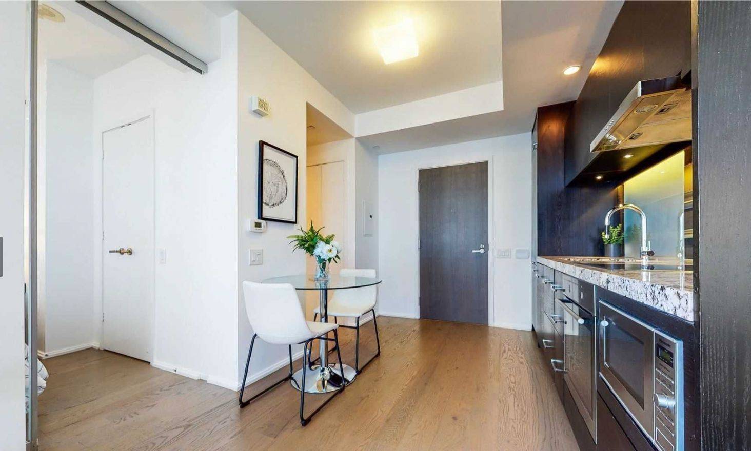 Toronto C08, ON M4Y 1S2,45 Charles ST E #4905